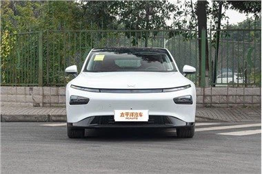 רכב חשמלי Xiaopeng P7