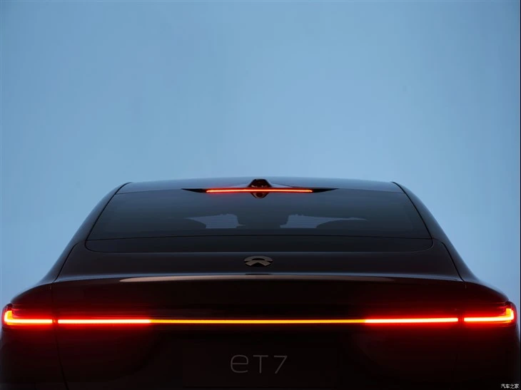 NIO ET7