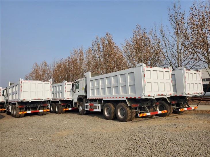 New Sinotruk HOWO 371HP 6x4 Dump Truck Right-hand Drive